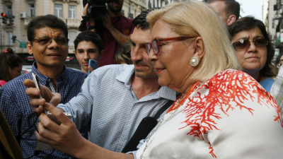 Carrió pidió esperar “despiertos” el resultado hasta las 4 de la mañana