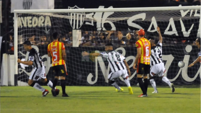Quejas por la televisación en diferido de For Ever-Sarmiento