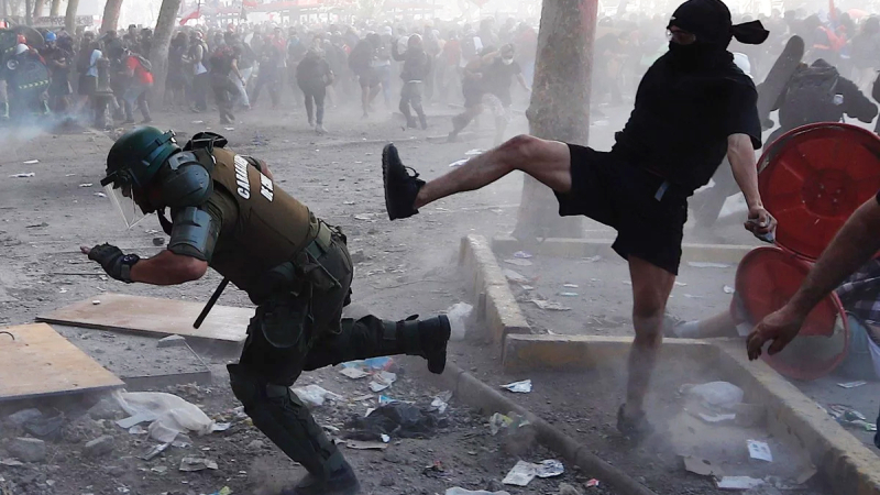 Estallido social en Chile: saqueos e incendios en la cuarta semana de protestas