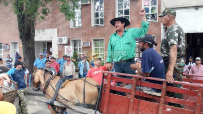 Caos céntrico por protesta de carreros contra la sustitución de tracción a sangre
