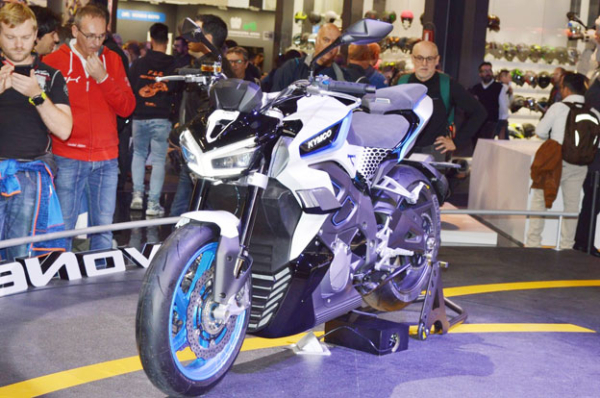 Los chinos presentaron un poderoso modelo eléctrico llamado RevoNEX que podría entrar en producción el año que viene de acuerdo al interés visto en la exhibición, dijeron voceros de la firma.