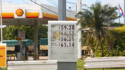 Nuevo aumento de los combustibles deja la Súper al borde de $ 60
