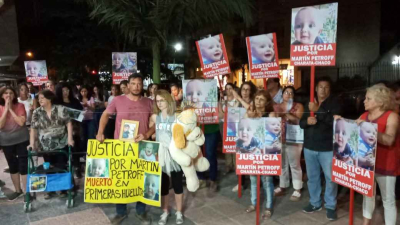 Muerte en guardería: Familiares de Martín Petroff encabezaron una marcha previo a la sentencia