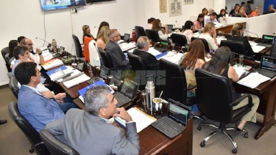 El oficialismo busca acordar una extraordinaria antes de fin de año