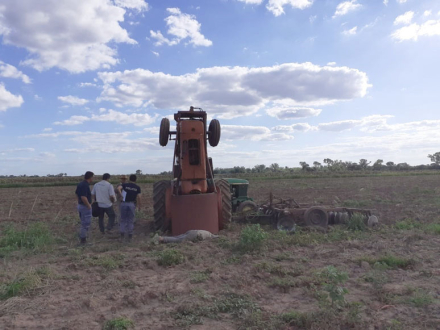 TRACTOR.jpg
