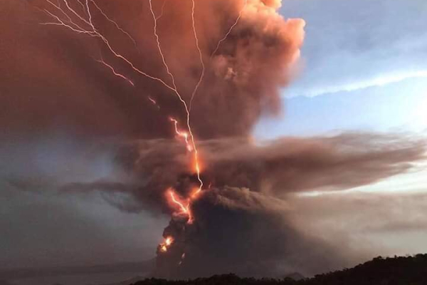 Filipinas: advierten de “posible erupción explosiva” del volcán ?