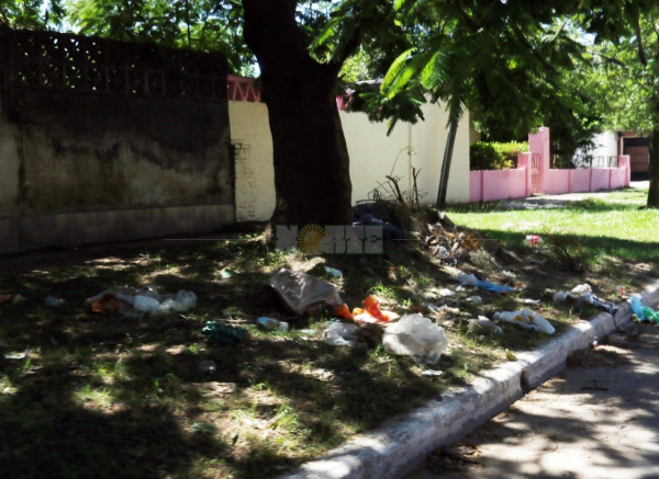 “Pagamos impuestos cada vez más caros por servicios municipales que no vemos”, se quejan los vecinos.