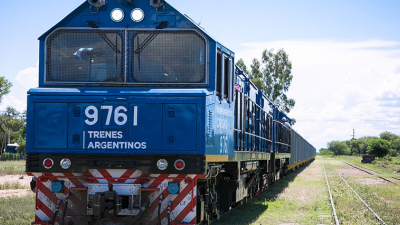 Sin control, un convoy con 45 vagones cargados con soja recorrió 3 provincias sin conductor