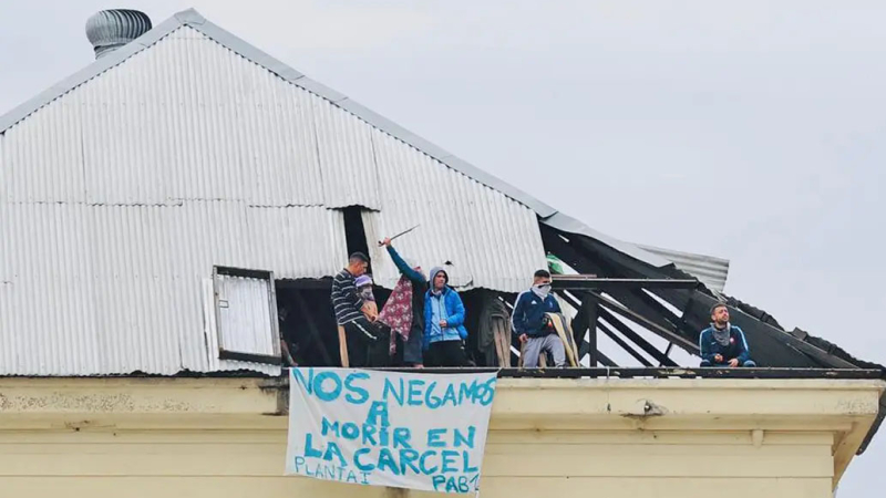 Motín en el penal de Devoto: "Nos negamos a morir en la cárcel"