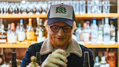 Ed Sheeran se niega a recibir las ayudas del gobierno