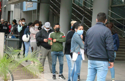 Modesta circulación de personas en el centro de la ciudad