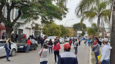 Barrios de Pie lleva su reclamo de entrega de alimentos frente a Desarrollo Social
