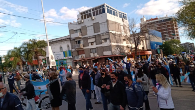 Vecinos marcharon en Resistencia en defensa de la República, Justicia y libertad