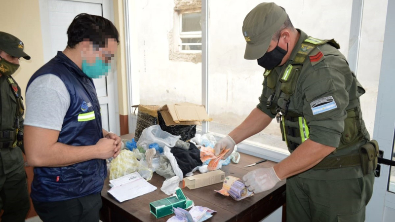 Encuentran dinero en encomienda que se dirigía a Corrientes