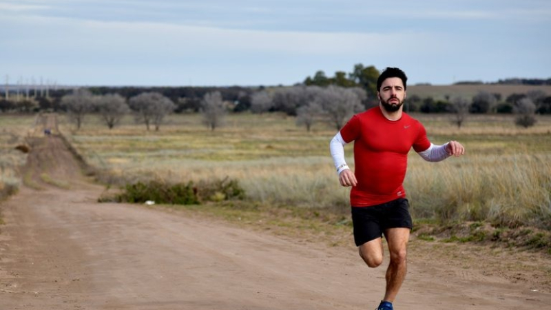 Tiene fibrosis quística, cruzó los Andes a pie y jugó en Primera D