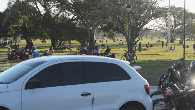 El domingo soleado fue demasiada tentación para los resistencianos