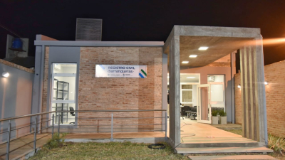 Barranqueras: el gobernador inauguró el Registro Civil y cinco cuadras de pavimento