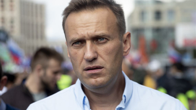 El opositor ruso Alexei Navalny está en coma: aseguran que le pusieron veneno en el té
