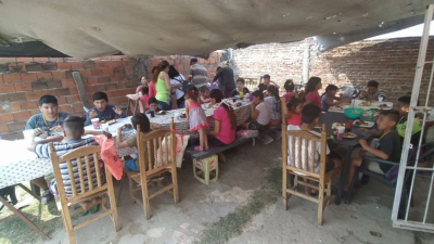 120 pibes de Barranqueras y un asado para chuparse los dedos
