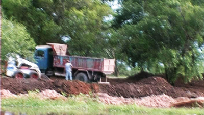 Sobre la ribera del Río Negro y la privatización del bien común