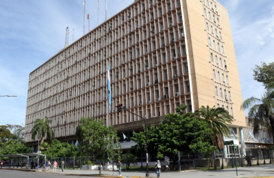 Piden exceptuar a estatales de trabajo presencial