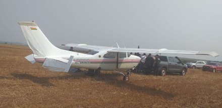 avion py.jpg
