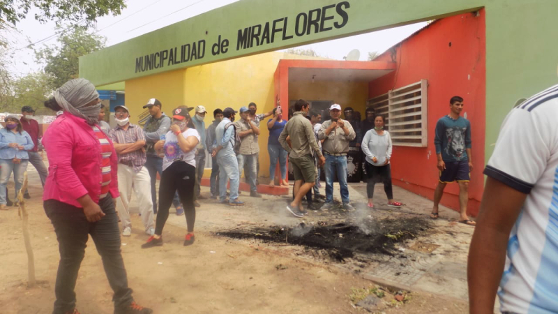 Tensión en Miraflores por reclamos de comunidades aborígenes