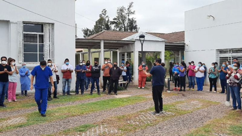 Médicos y personal del hospital reclaman recursos en Villa Angela