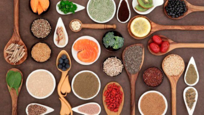 10 superalimentos que protegen su salud y retrasan el envejecimiento