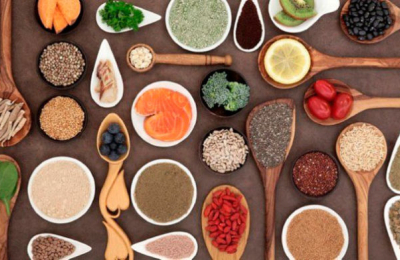 10 superalimentos que protegen su salud y retrasan el envejecimiento