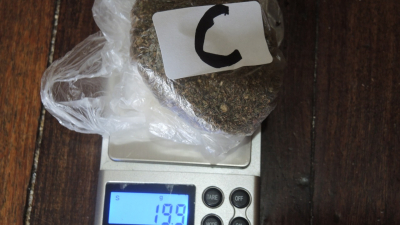 Colombianos viajaban a Cipolleti con 60 gramos de marihuana