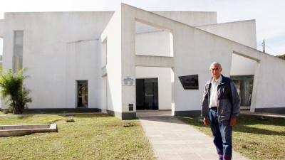 Humberto Gómez Lollo recibió el premio “Puente General Belgrano” que une las orillas