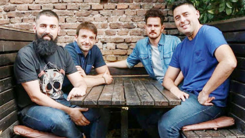 El “folclore universal” de Ahyre termina su audaz gira de verano en pandemia