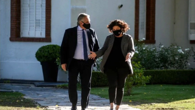 Vacuna Sinopharm: llegan un millón de dosis en carácter de "emergencia"