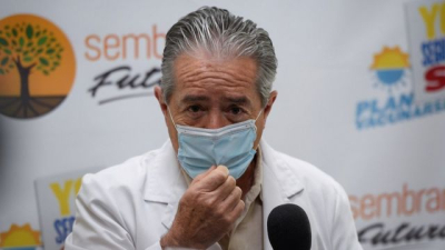 Ecuador: Ministro de Salud renuncia por “tráfico de influencias ” en plan de vacunación 