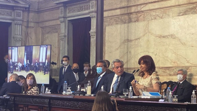 "Cumplí la ley, ponete el barbijo", le gritó Iglesias a Cristina Kirchner