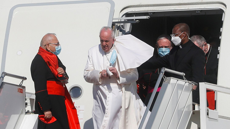 El Papa llega a Irak en la primera visita de un pontífice al país