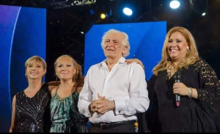 Lorena en la Fiesta Nacional del Chamamé, durante la despedida de Pocho Roch de los escenarios.jpeg