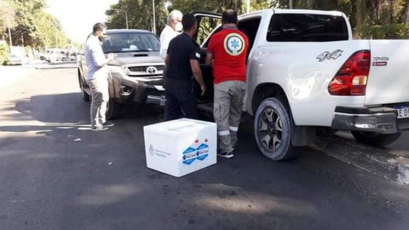 Escándalo: el ministro de Salud de Corrientes chocó y llevaba vacunas sin protocolo