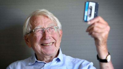 Murió el creador del cassette