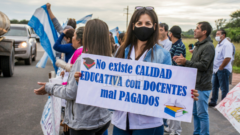 Se recrudece el paro docente en Pampa del Infierno