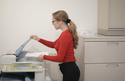 El fax no murió, sólo bajó el perfil