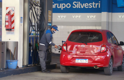 Volvieron a aumentar la nafta y el gasoil un 5 por ciento