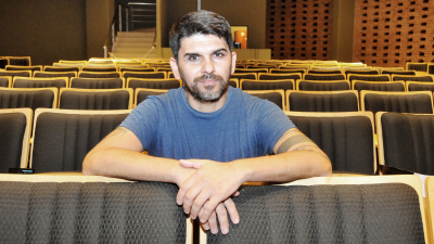 Walter Carbonell: 25 años haciendo del teatro una herramienta para su vida