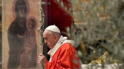 Internaron al Papa Francisco
