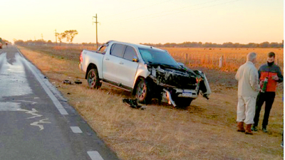 Impresionante choque entre una camioneta y un tractor