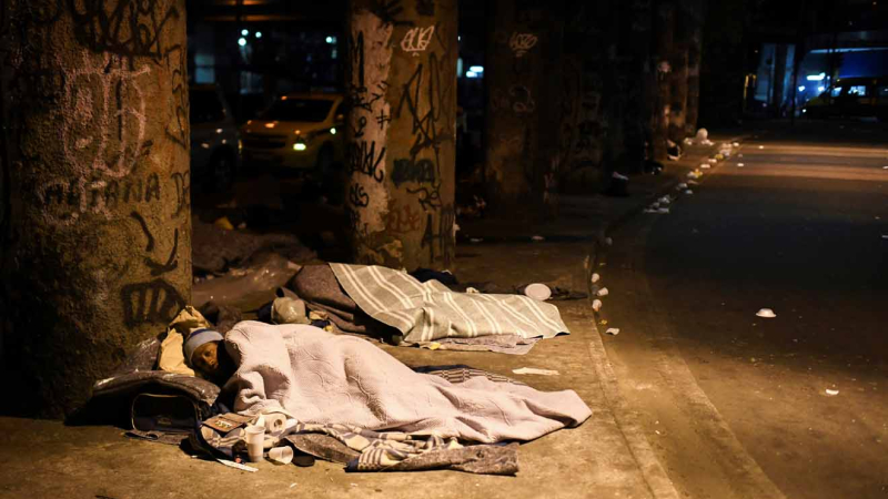 Río de Janeiro: los sin techo bajo una ola de frío sin precedentes