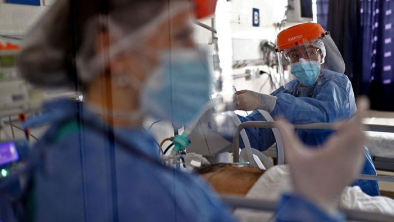 Confirmaron 135 muertes y 10.356 contagios en las últimas 24 horas
