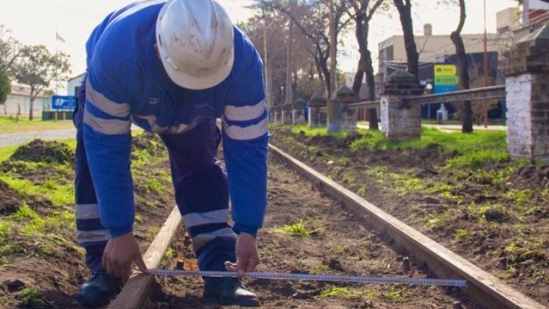 Fabricarán durmientes con material reciclado para la red ferroviaria de cargas