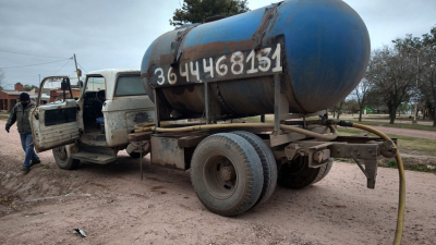 Falta de agua: el acarreo mediante camiones es la única alternativa